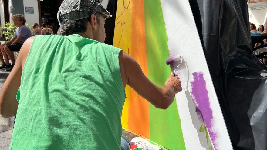 Un pintor representa lo que para él es la fiesta de La Rama de Agaete