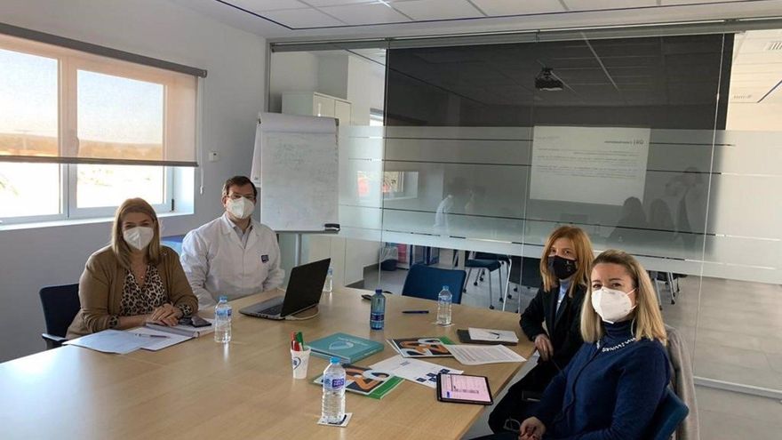 Encuentro entre responsables de ANEABE y del Gobierno regional.  ANEABE