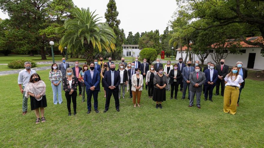 Los ministros de Educación definieron el regreso a las aulas y se comprometieron con la "presencialidad cuidada"