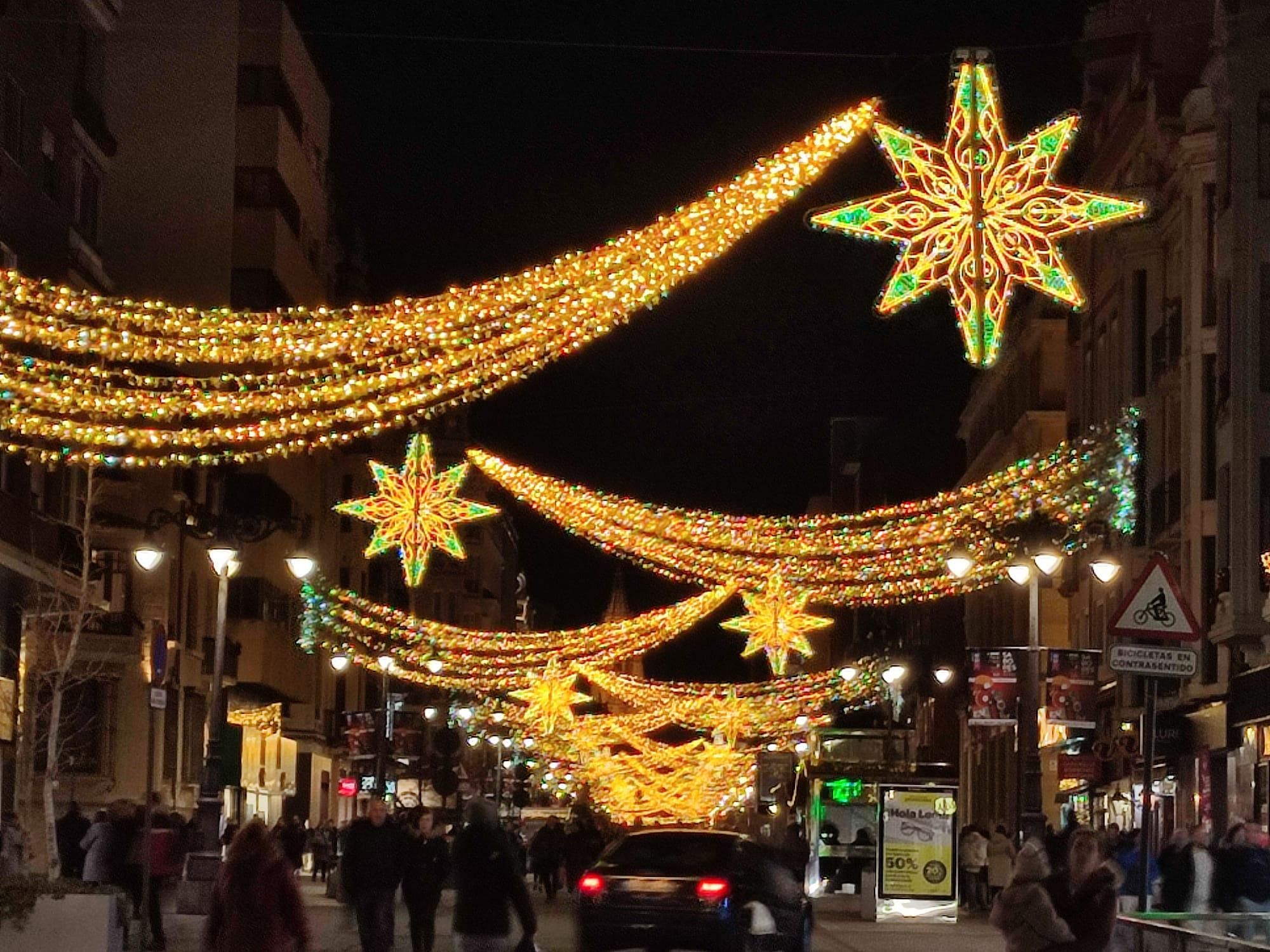 Las imágenes de cómo brilla la Navidad en el centro de León