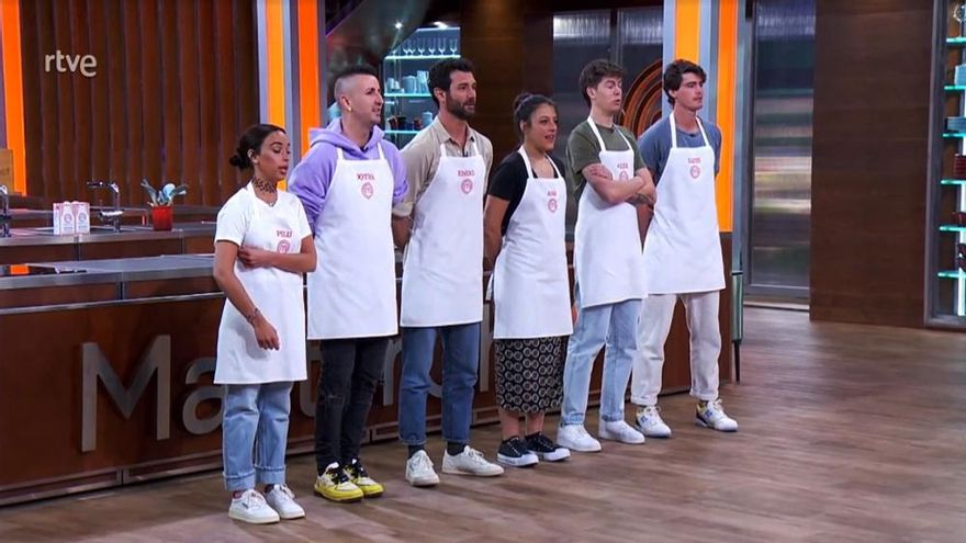 Concursantes de 'MasterChef' al inicio de la gala del lunes 13