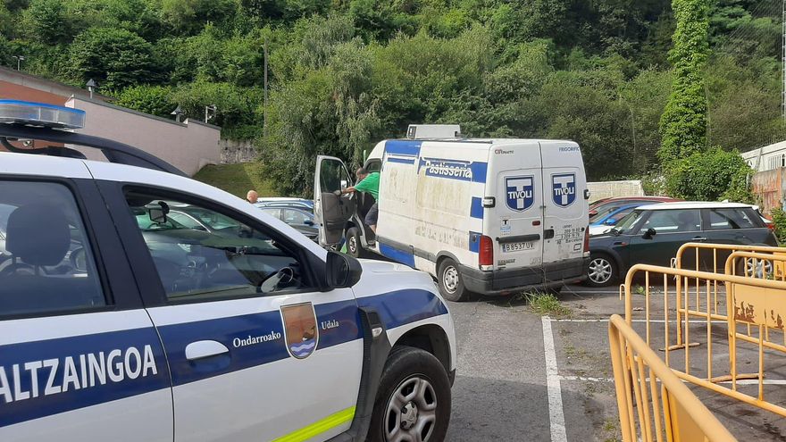 Cuatro ayuntamientos de Bizkaia promueven un modelo policial local alternativo: en euskera y sin pistola