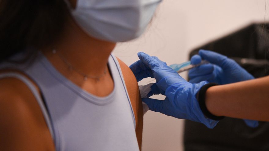 El 71,8% de los mayores de doce años cuenta con la pauta vacunal completa y el 83,8% con una dosis