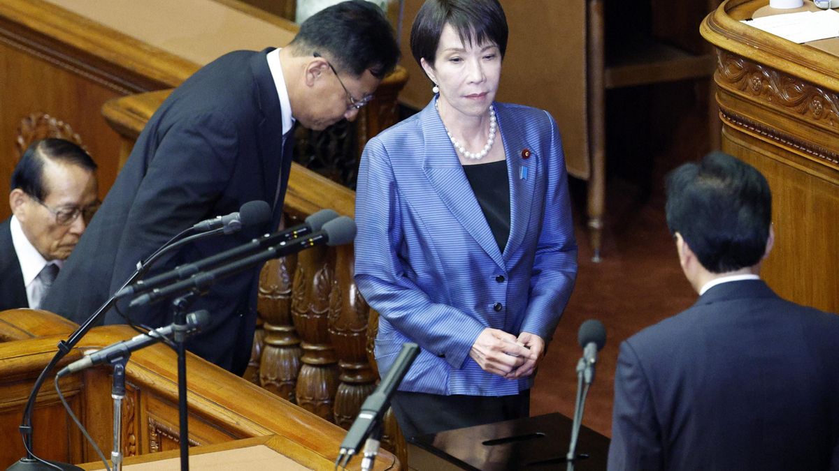 Sanae Takaichi, durante la votación de su investidura.