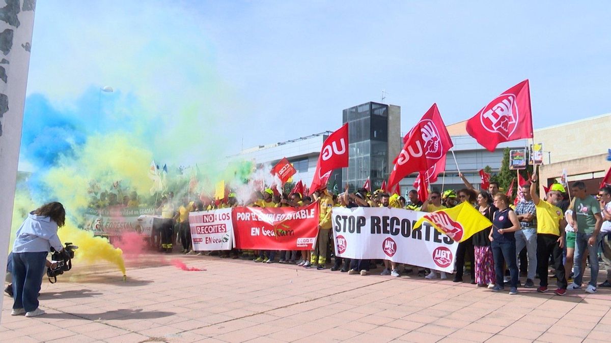 Los sindicatos reclaman revertir la "precariedad laboral" de los bomberos forestales en Castilla-La Mancha