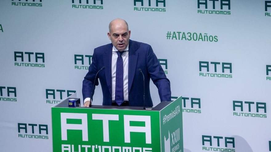 La patronal de autónomos ATA lleva a decenas de empleados y sus familiares a votar en la reelección de Lorenzo Amor