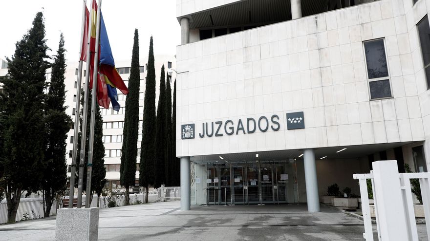 Un juez procesa a uno de los 'tiktokers' Petazetaz por violar a una joven tras drogarla