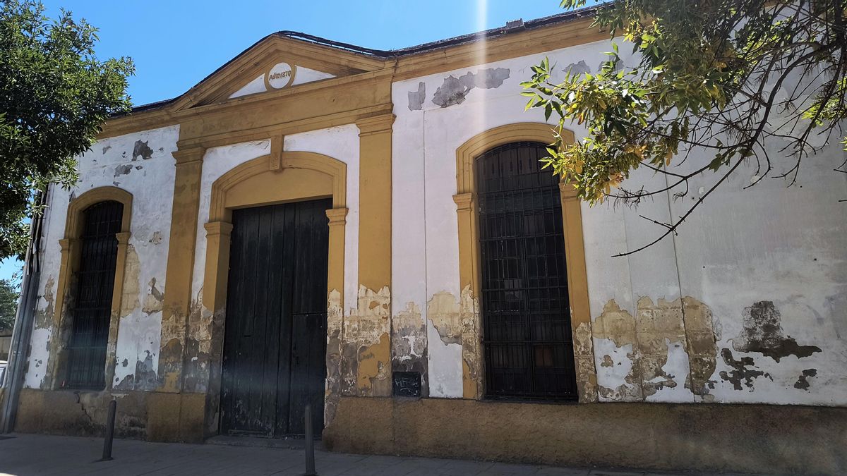 Bodega que se derruirá para la construcción de pisos turísticos en la calle Circo de Jerez.