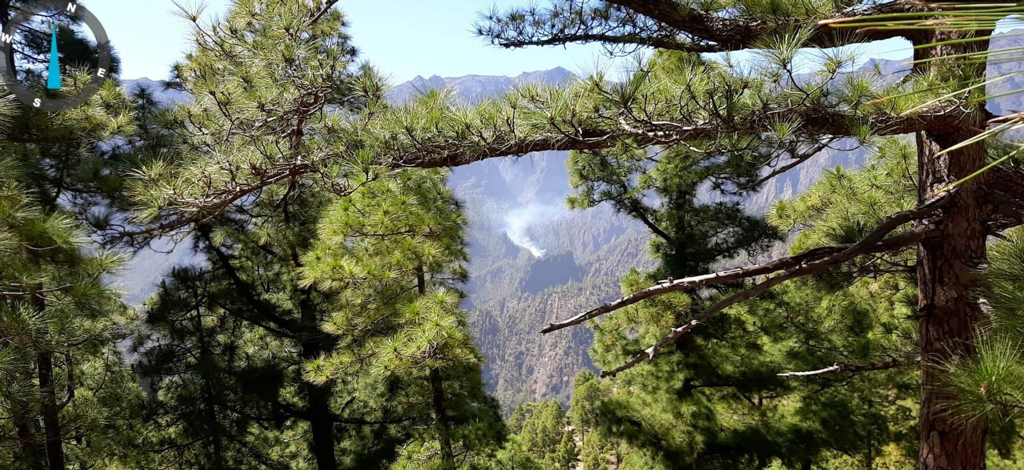 En la imagen, el fuego declarado en La Caldera. PERSONAL PARQUE NACIONAL