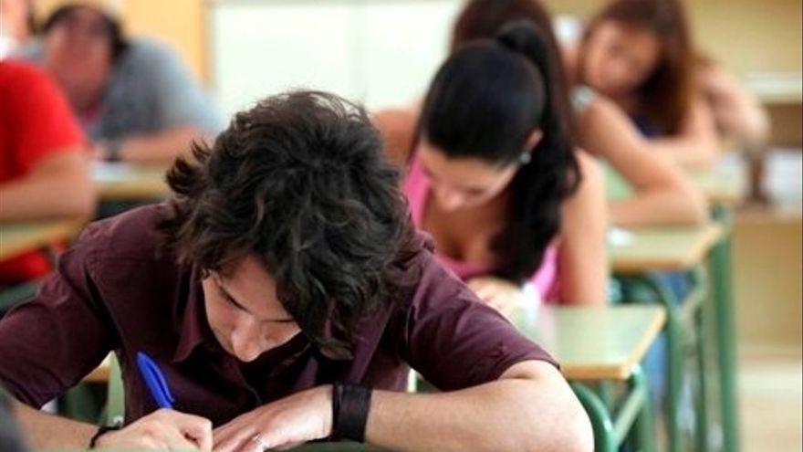 Canarias mantiene Filosofía como optativa en la ESO y aumenta las complementarias en Bachillerato