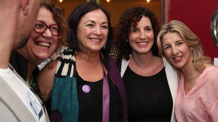 María del Río y Sara Ramírez, ambas de Podemos, junto a Yolanda Díaz.