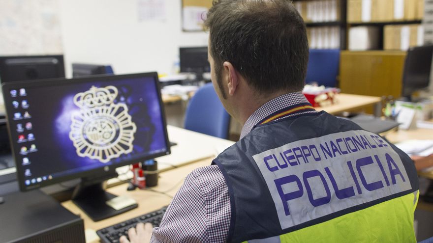 La Policía Nacional alerta de una estafa que envía mensajes masivos en su nombre: “No hemos sido nosotros. No pinches”