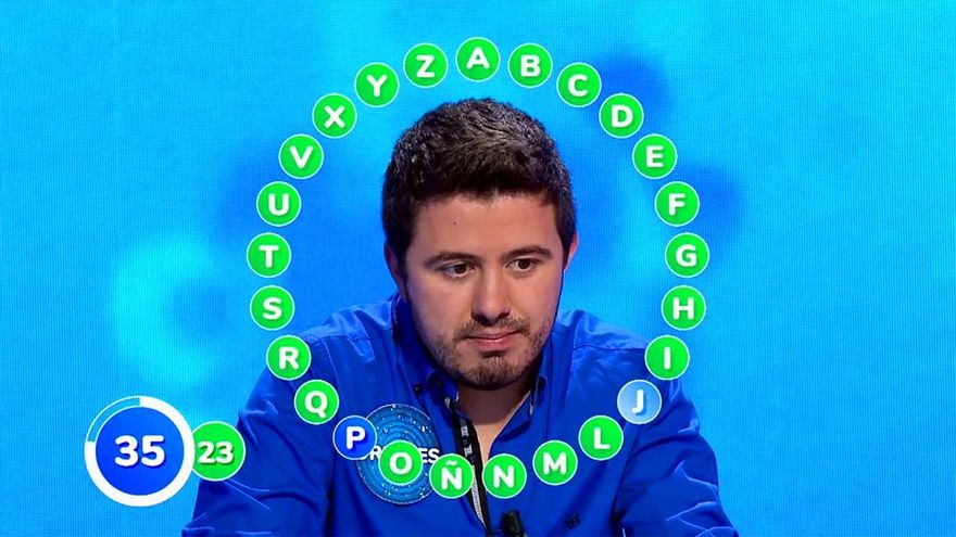 Orestes rompe la racha de Rafa en 'Pasapalabra' y roza el bote, con chiste incluido