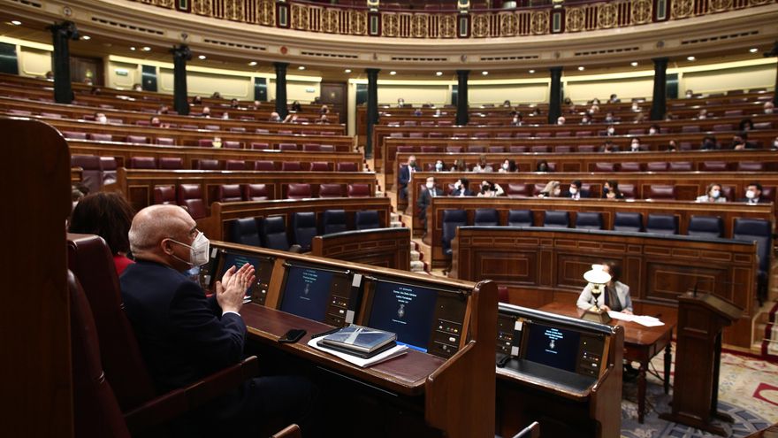 Archivo - Diputados en el hemiciclo del Congreso