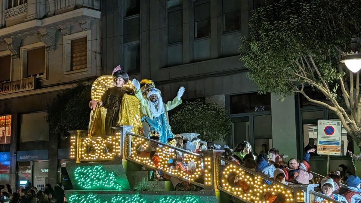Cabalgata de Reyes Magos en León. 