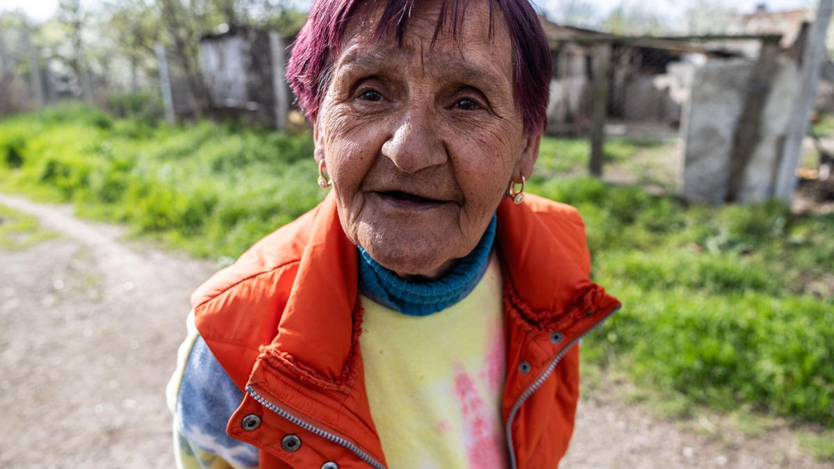 Erzébet, de 73 años, explica los motivos por los que vota a Fidesz.