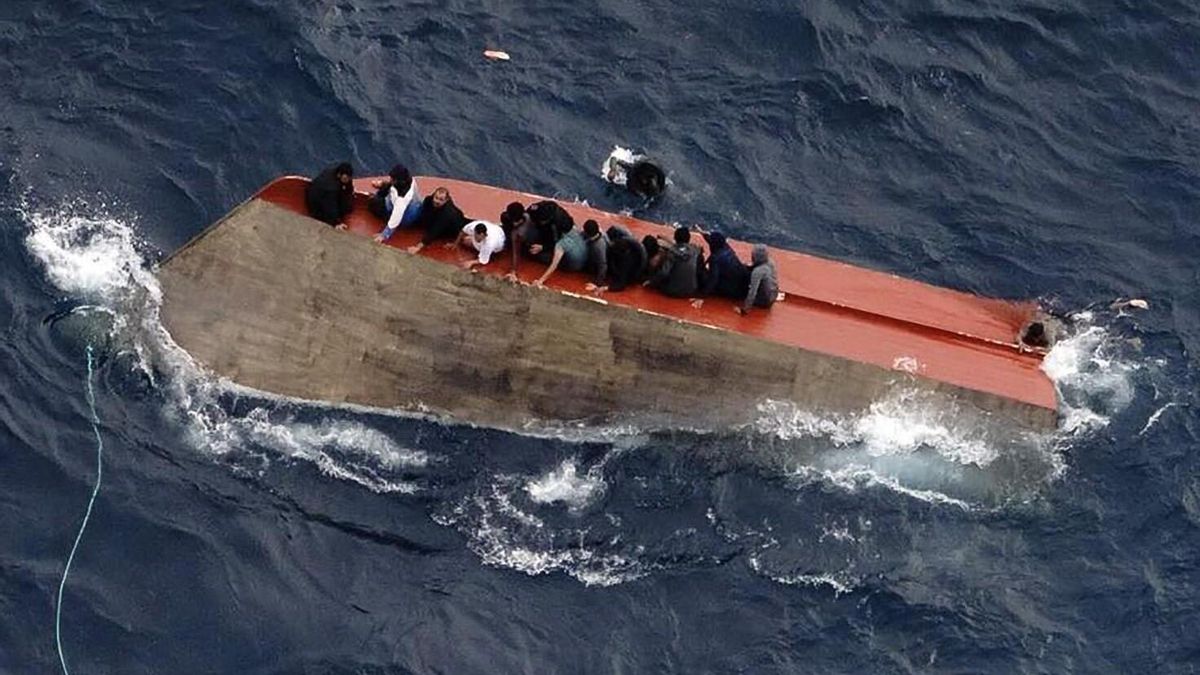 Dos muertos y 71 desaparecidos en nuevo naufragio en el Mediterráneo central, según la ONG Sea-Watch