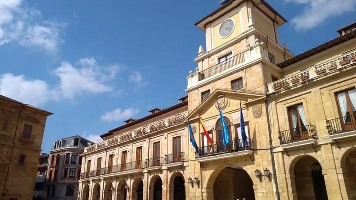 Condenan a Oviedo a pagar 16.500 euros por una caída en la calle aunque rebajan la indemnización por ser la acera "amplia"