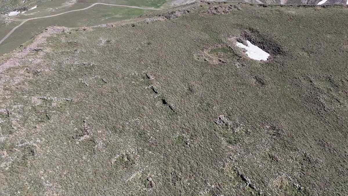 Los restos de la muralla de la ciudad y los asentamientos dentro de ella fueron captados con drones.