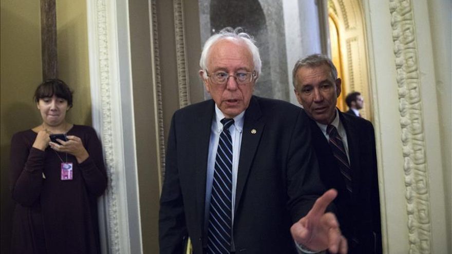 El aspirante demócrata Bernie Sanders defiende una reforma migratoria integral en EE.UU.