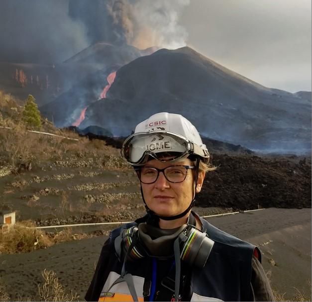 Inés Galindo (IGME-CSIC), especialista en estudios geológicos en islas volcánicas oceánicas.