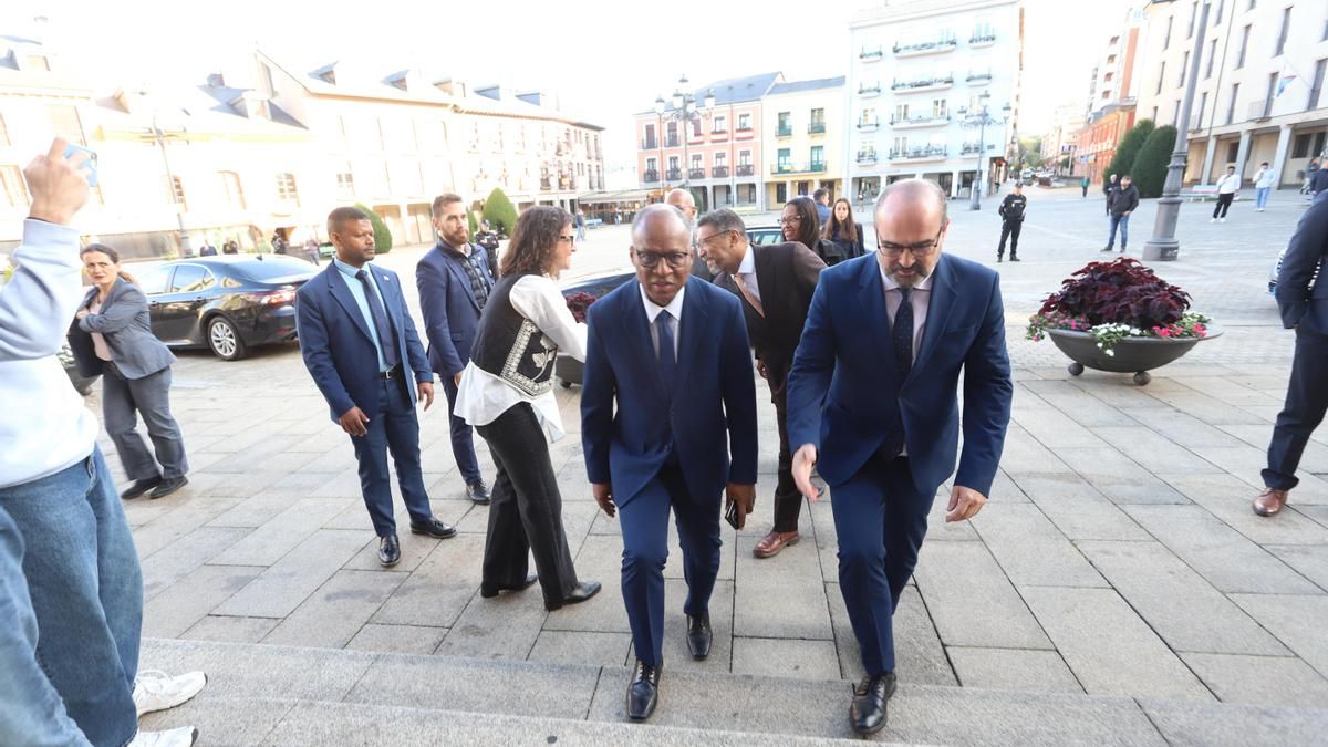 Visita oficial del primer ministro de Cabo Verde, Ulisses Correia e Silva, a Ponferrada.