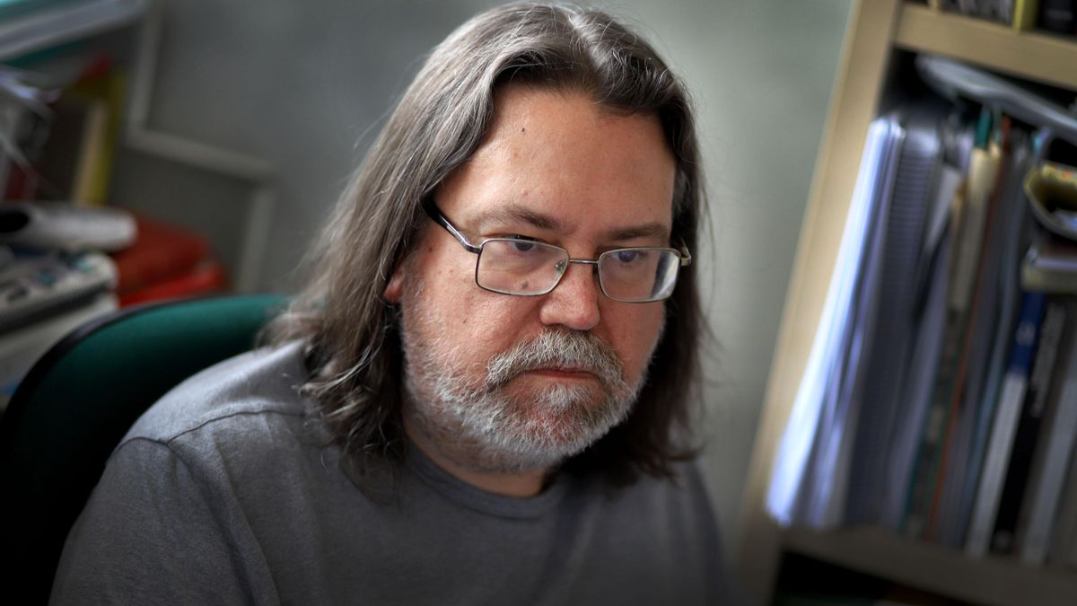 “El que em preocupa de debò és el descrèdit de les humanitats dins de la societat en sentit ampli i social, i per tant,  també el de la disciplina de la història”, assenyala Archilés.