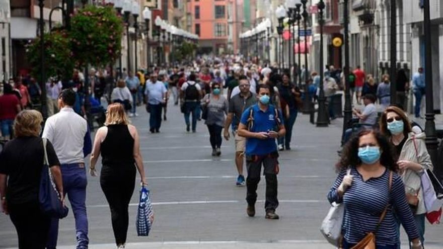 Canarias se repliega para protegerse del virus en Navidad