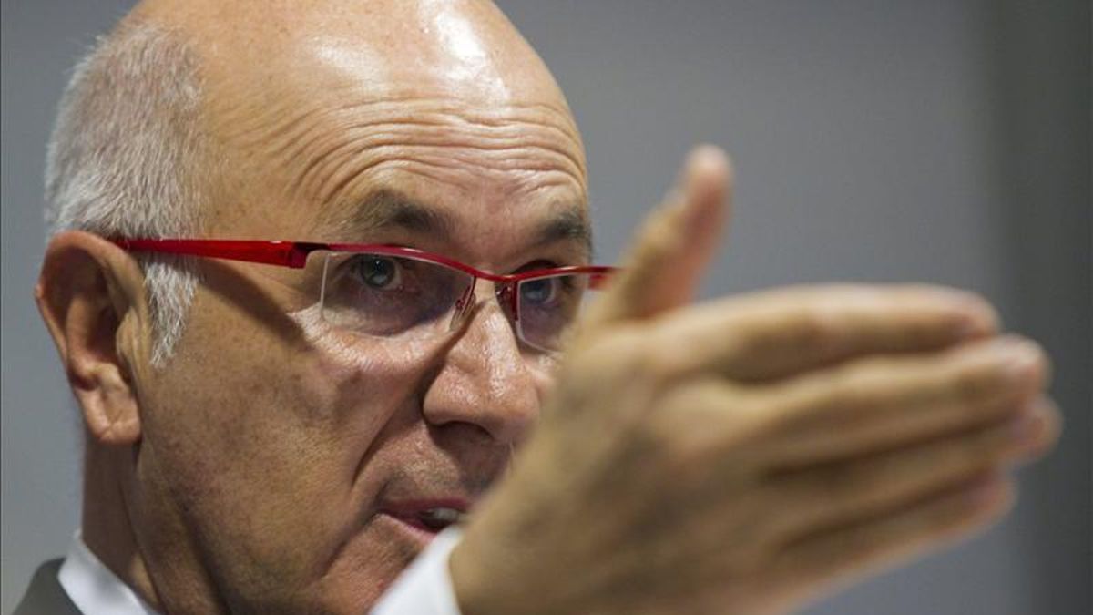 Duran pide que se deje de "poner contra las cuerdas al PSC" por la consulta