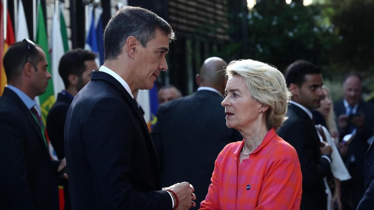 Pedro Sánchez y Úrsula Von Der Leyen, durante una Cumbre del MED9