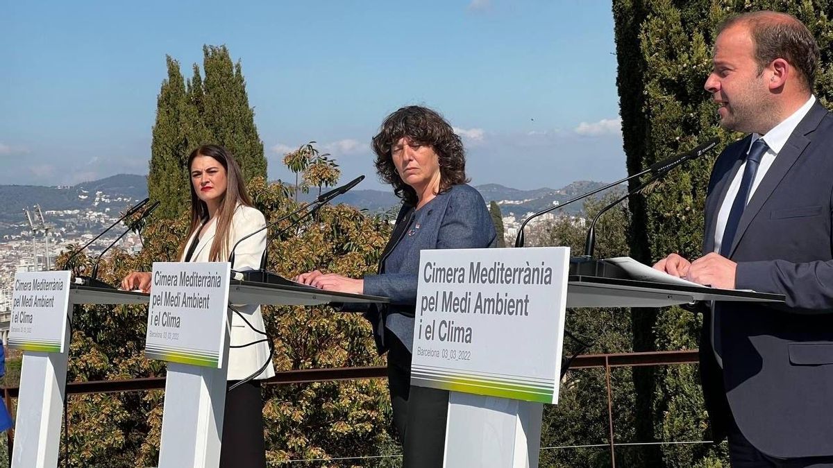 La consellera Mireia Mollà en la Cumbre Mediterránea por el Clima junto sus homólogos catalán y balear.