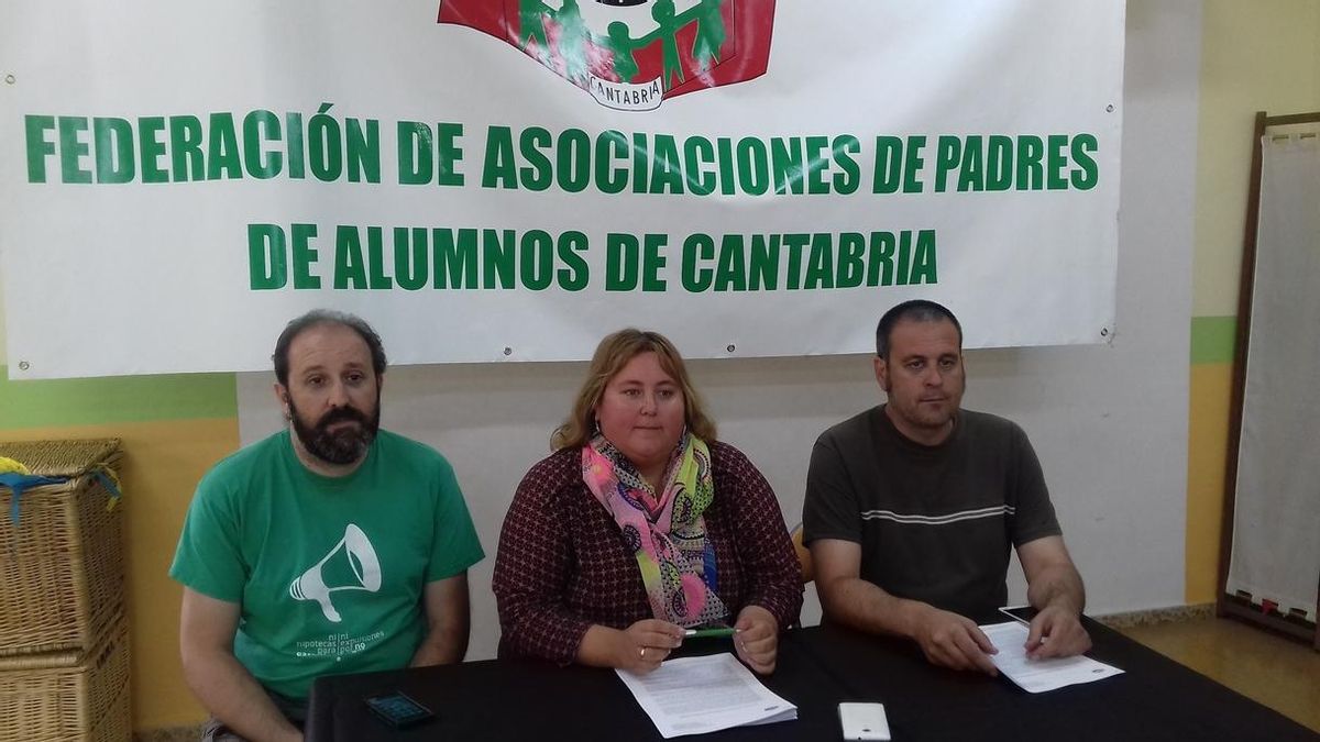 Leticia Cardenal, en el centro, preside FAPA Cantabria.