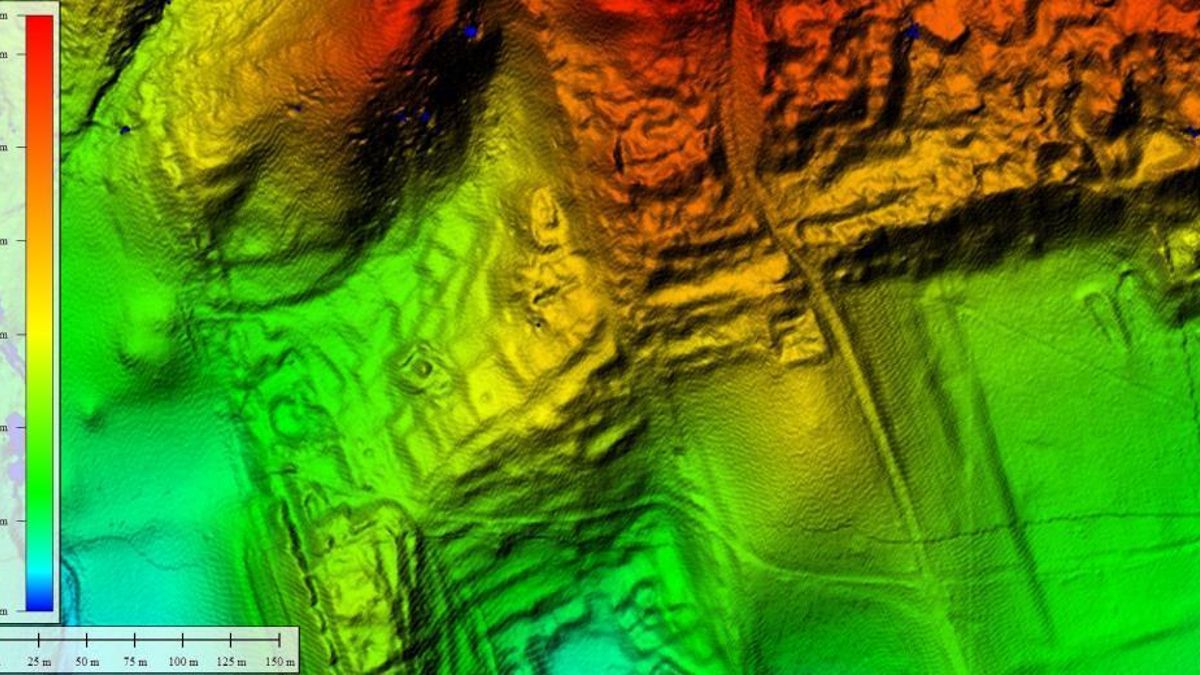 Anomalías del terreno en detalle detectadas con tecnología Lidar y donde se propone la ubicación de Al Zahira