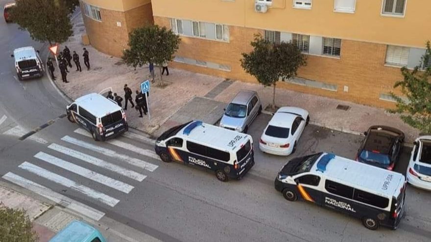 Detenciones en Cádiz por los altercados de la huelga del metal: "Se los llevan mientras van con los niños al colegio"