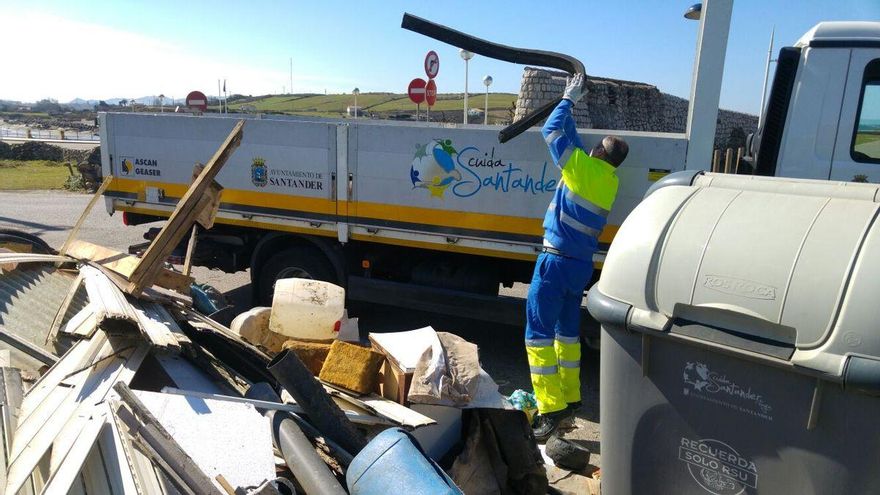 Santander tendrá que contratar a más personal y alquilar maquinaria para que Cespa asuma la recogida de basura