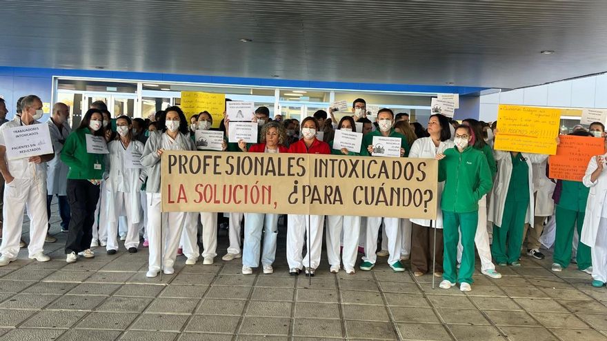 Los empleados de los laboratorios del Hospital de Toledo aseguran trabajar con "mascarillas que protegen del amianto"