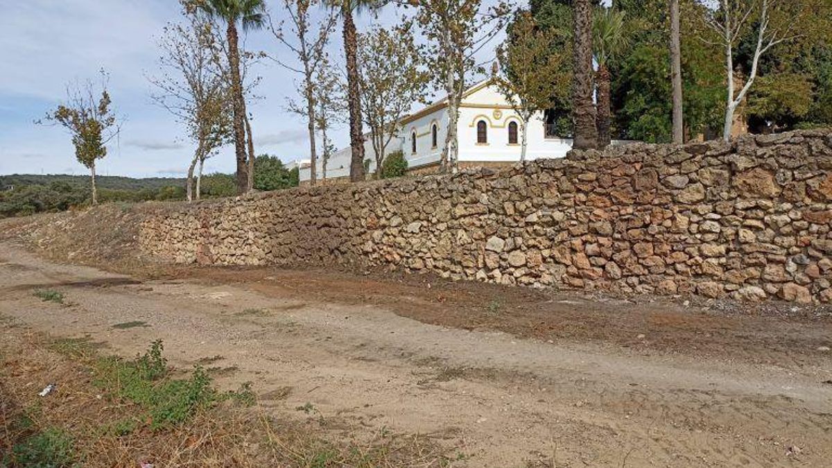 Hornachuelos prevé sacar a licitación la obra de urbanización de la calle del tanatorio municipal antes de final de año