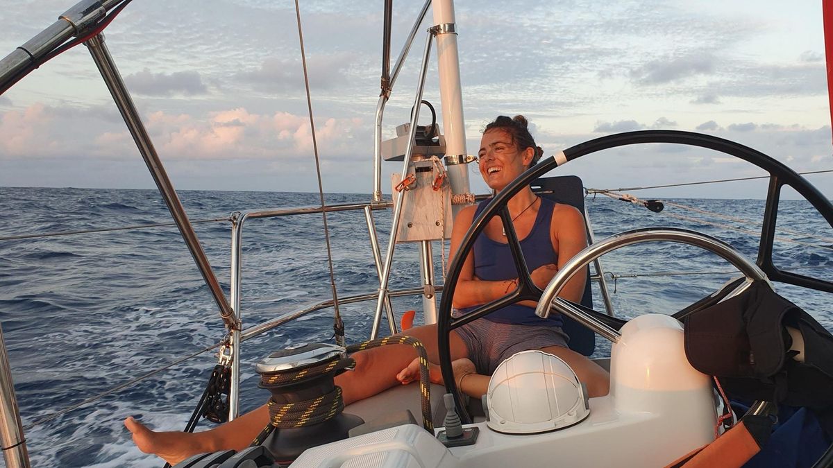 Sheila surcando el océano.