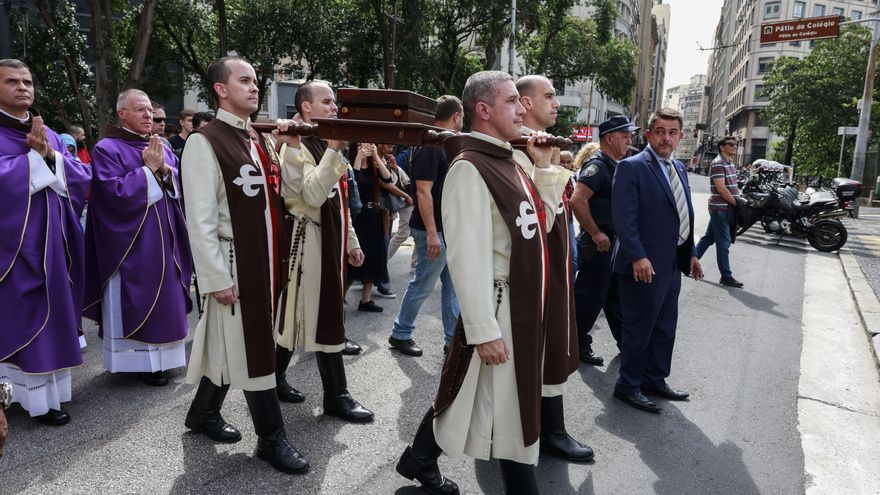 La cruz de la primera misa celebrada en Brasil comienza su peregrinación por el país