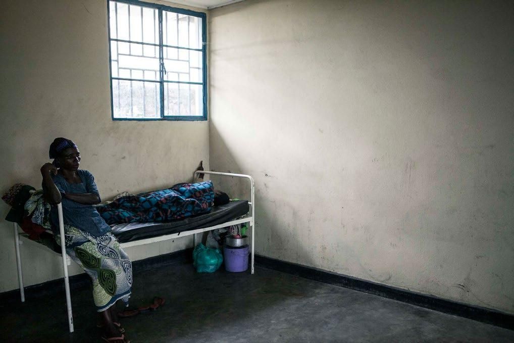 Charlotte Habanuwg no se separa de su hija. Padece esquizofrenia y necesita atención constante. Foto: Patrick Meinhardt