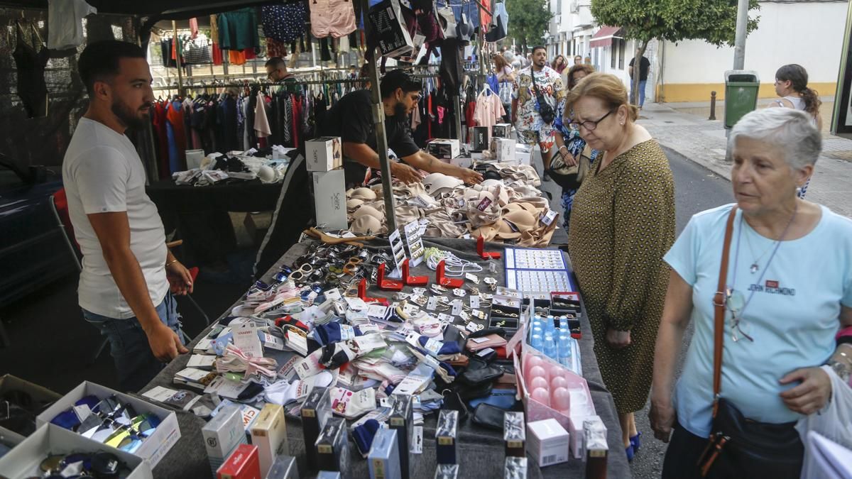 Mercadillo del sector sur vuelve junto a la avenida de Cádiz
