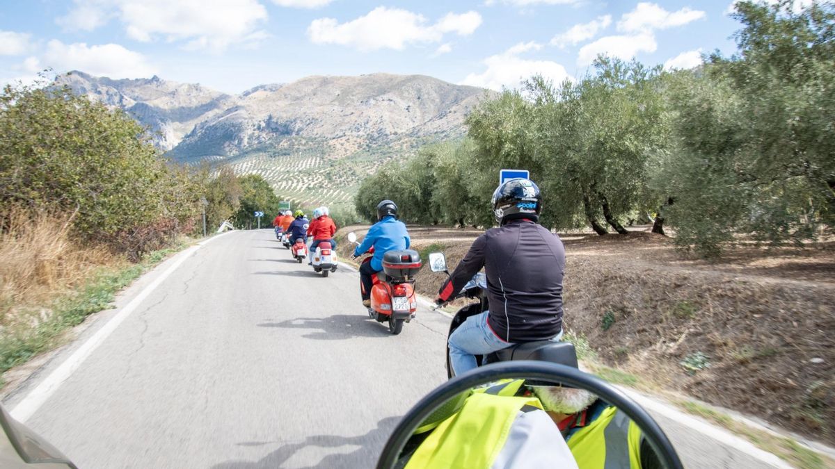 Una ruta del Vespa Club de Lucena.