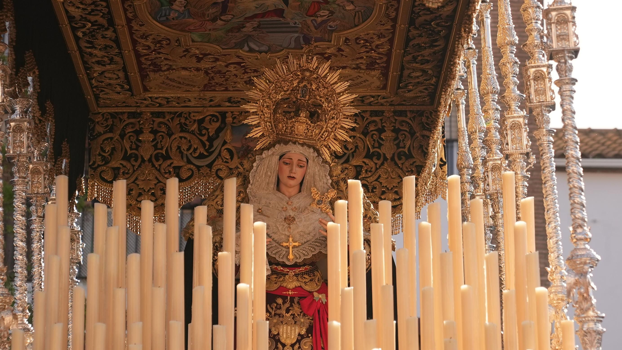 Salida procesional de la Hermandad de la Vera Cruz, en imágenes
