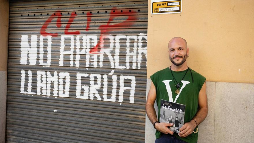 Jaume Barceló, retratado junto a su domicilio, en La Soledat.