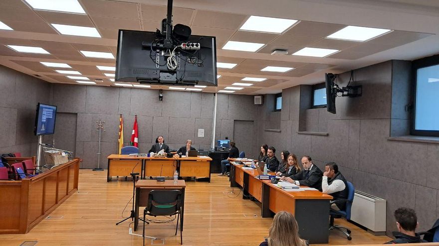 Un jurado para el acusado de asesinar a hombres en Bilbao que lo niega todo: "Por favor, tengan presente a la víctima"