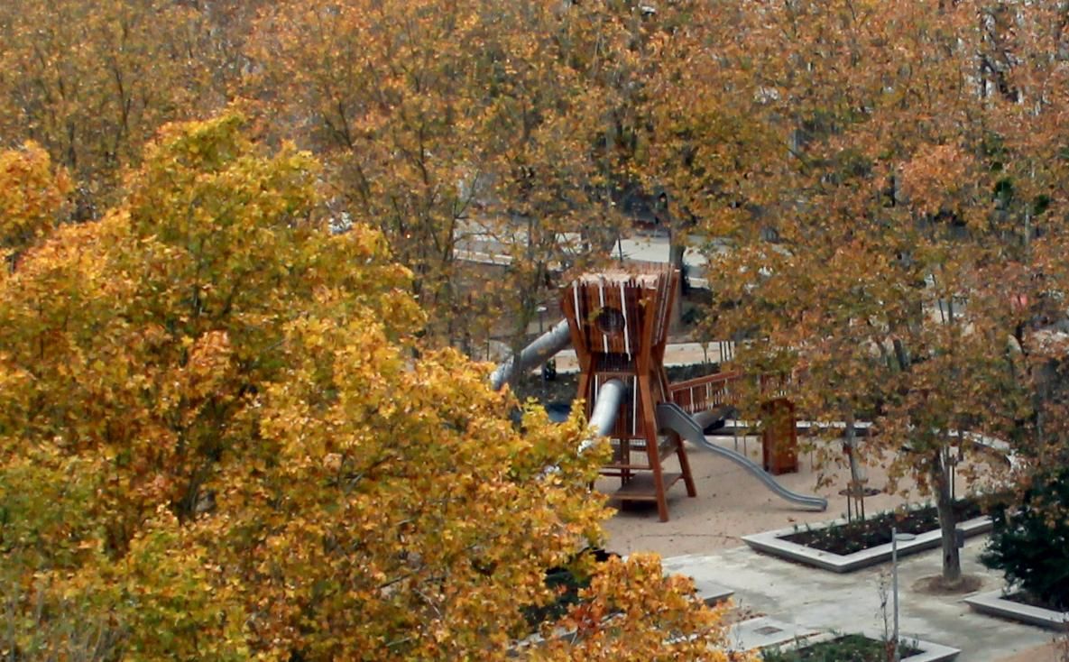 Nueva Plaza España - juegos infantiles