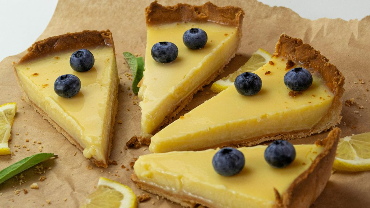 Esta tarta de limón se adapta a distintos momentos de consumo, ya sea como postre tras las comidas o como merienda ligera.