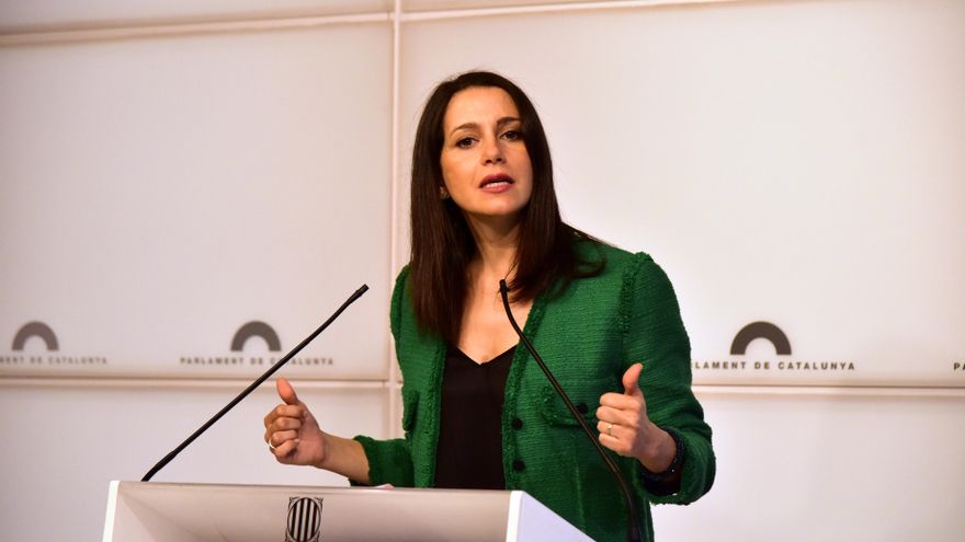 Arrimadas dice que la "cacicada" del Gobierno con la reforma del CGPJ "pone en peligro" las ayudas europeas