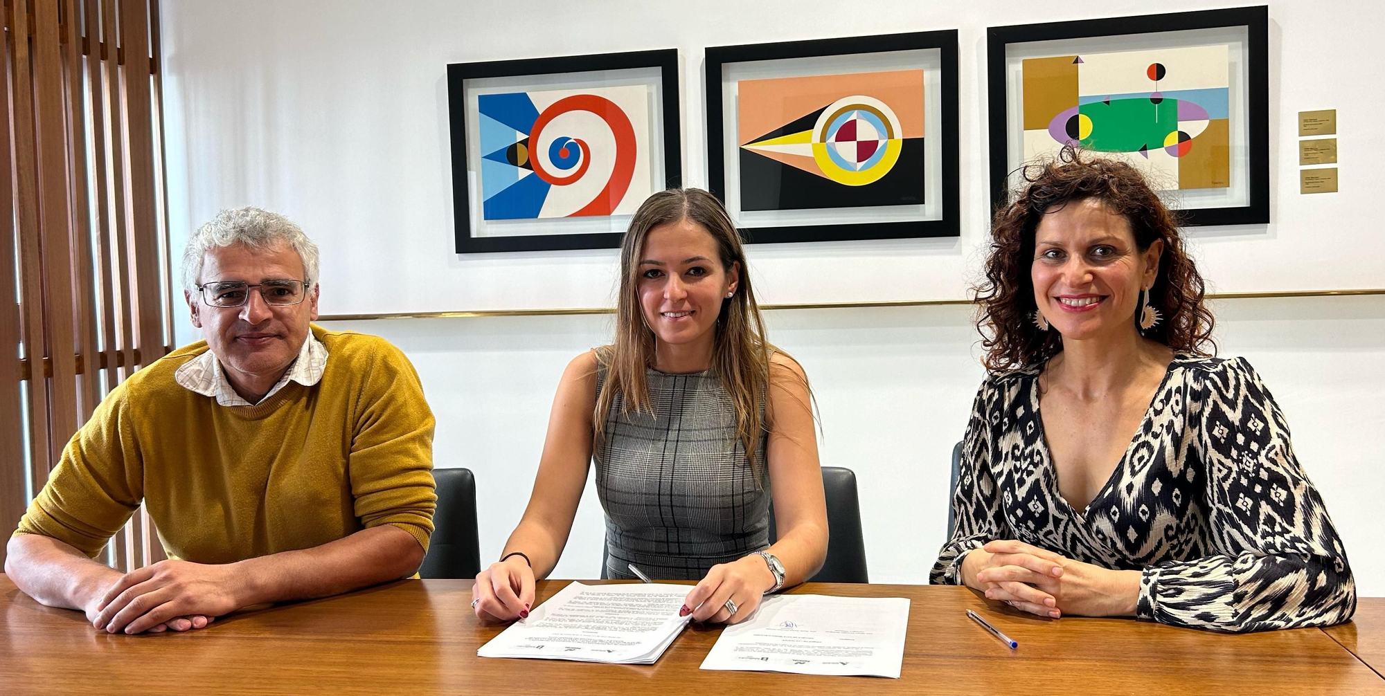 Firma del acuerdo entre Sodepal, Isonorte y la Escuela de Arte Manolo Blahnik.