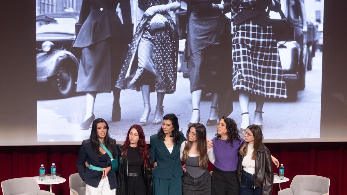 Ni calladas ni solas. Si tocan a una, respondemos todas